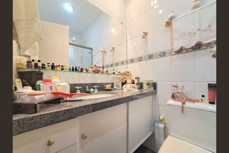 Apartamento à venda com 100m², 3 quartos e 2 vagas Apartamento à venda com 100m², 3 quartos e 2 vagasBanheiro Social