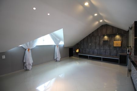 Casa de condomínio à venda com 122m², 3 quartos e 1 vagaÁrea comum