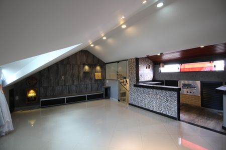 Casa de condomínio à venda com 122m², 3 quartos e 1 vagaÁrea comum