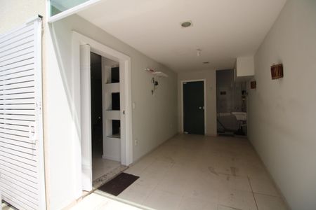 Casa de condomínio à venda com 122m², 3 quartos e 1 vagaGaragem