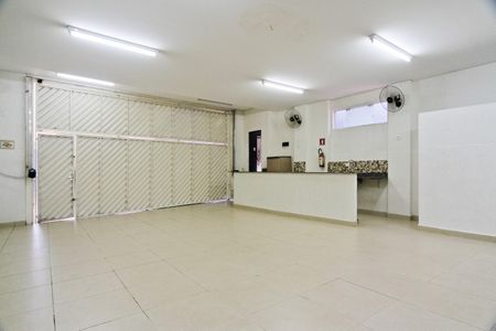 Casa à venda com 390m², 5 quartos e 3 vagas Casa à venda com 390m², 5 quartos e 3 vagasEspaço de Festas