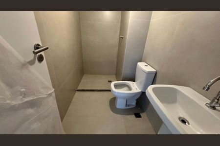 Apartamento para alugar com 82m², 2 quartos e 1 vaga Apartamento para alugar com 82m², 2 quartos e 1 vagaBanheiro da Suíte