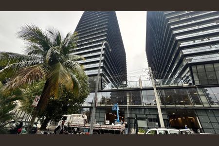 Apartamento para alugar com 82m², 2 quartos e 1 vaga Apartamento para alugar com 82m², 2 quartos e 1 vagaFachada