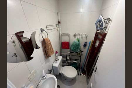 Apartamento à venda com 118m², 4 quartos e 2 vagas Apartamento à venda com 118m², 4 quartos e 2 vagasBanheiro de serviço