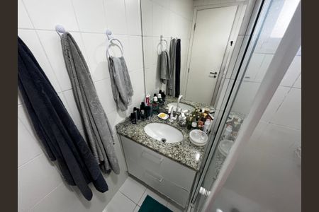 Apartamento à venda com 118m², 4 quartos e 2 vagas Apartamento à venda com 118m², 4 quartos e 2 vagasBanheiro da Suíte