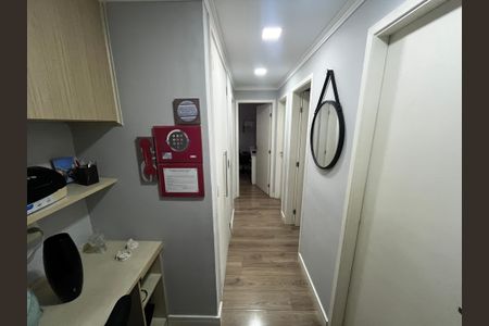 Apartamento à venda com 118m², 4 quartos e 2 vagas Apartamento à venda com 118m², 4 quartos e 2 vagasCorredor
