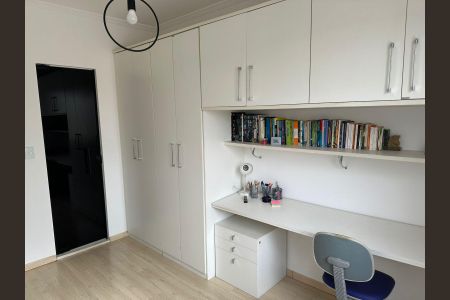 Casa de condomínio à venda com 200m², 3 quartos e 2 vagas Casa de condomínio à venda com 200m², 3 quartos e 2 vagasSuíte 2