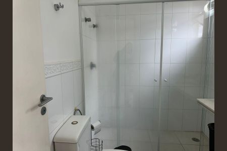 Casa de condomínio à venda com 200m², 3 quartos e 2 vagas Casa de condomínio à venda com 200m², 3 quartos e 2 vagasBanheiro da Suíte 1