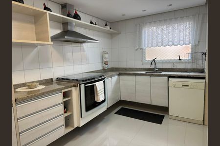 Casa de condomínio à venda com 200m², 3 quartos e 2 vagas Casa de condomínio à venda com 200m², 3 quartos e 2 vagasCozinha