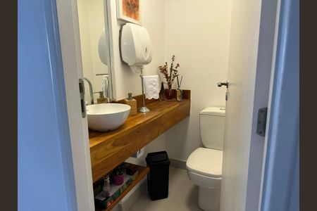 Casa de condomínio à venda com 200m², 3 quartos e 2 vagas Casa de condomínio à venda com 200m², 3 quartos e 2 vagasLavabo