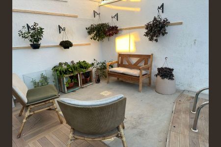 Casa de condomínio à venda com 200m², 3 quartos e 2 vagas Casa de condomínio à venda com 200m², 3 quartos e 2 vagasPiscina