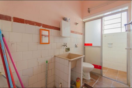Banheiro de kitnet/studio para alugar com 1 quarto, 42m² em Liberdade, São Paulo