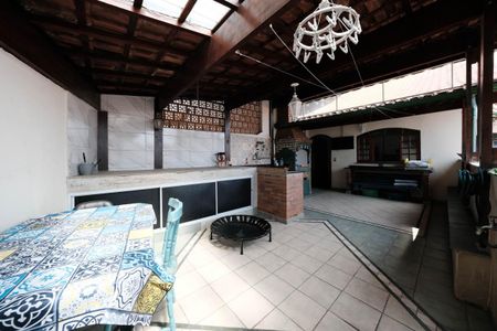 Casa à venda com 191m², 4 quartos e 2 vagasÁrea de Serviço