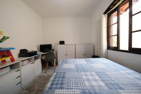 Casa à venda com 191m², 4 quartos e 2 vagasQuarto 1