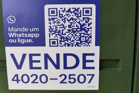 Casa à venda com 191m², 4 quartos e 2 vagas Casa à venda com 191m², 4 quartos e 2 vagasPlaquinha