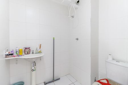 Banheiro de apartamento para alugar com 1 quarto, 28m² em Jardim Helena, São Paulo
