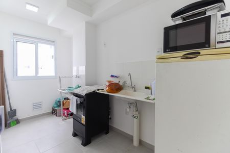 Cozinha de apartamento para alugar com 1 quarto, 28m² em Jardim Helena, São Paulo