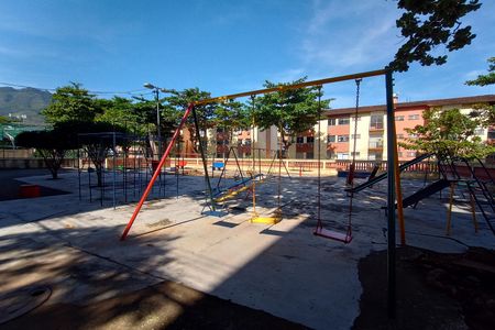 Apartamento à venda com 49m², 2 quartos e sem vagaÁrea comum - Playground