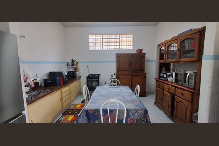 Casa para alugar com 383m², 4 quartos e 3 vagasCozinha