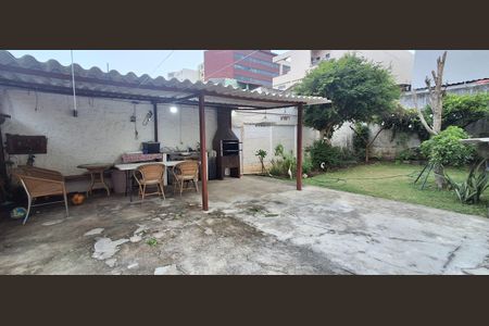 Casa para alugar com 383m², 4 quartos e 3 vagasQuintal