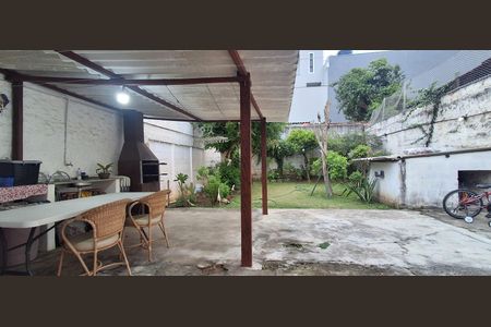 Casa para alugar com 383m², 4 quartos e 3 vagasQuintal