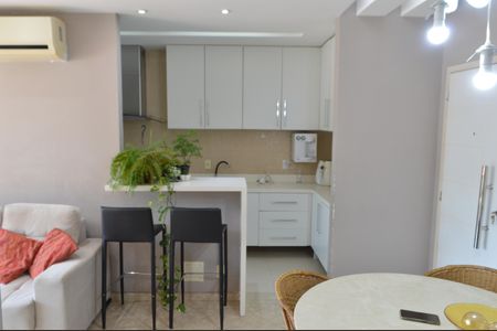 Apartamento à venda com 60m², 2 quartos e 1 vaga Apartamento à venda com 60m², 2 quartos e 1 vagaCozinha