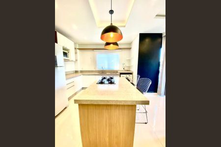 Cozinha de apartamento para alugar com 2 quartos, 60m² em Campeche Central, Florianópolis