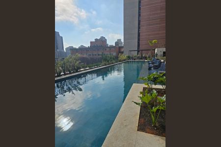 Apartamento à venda com 32m², 1 quarto e sem vaga Apartamento à venda com 32m², 1 quarto e sem vagaÁrea comum - Piscina
