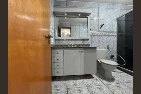 Apartamento para alugar com 115m², 3 quartos e sem vaga Apartamento para alugar com 115m², 3 quartos e sem vagaBanheiro social 1