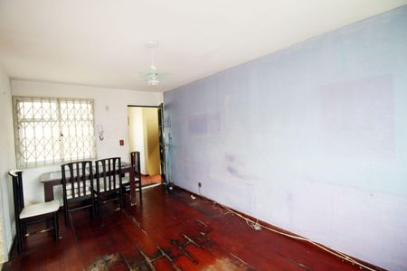 Sala de apartamento para alugar com 2 quartos, 50m² em Ramos, Rio de Janeiro