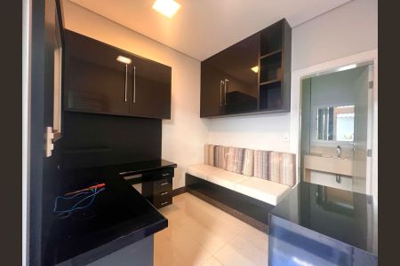 Suíte 2 de casa para alugar com 5 quartos, 1600m² em Jardim Karaíba, Uberlândia