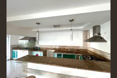 Casa para alugar com 1600m², 5 quartos e 7 vagas Casa para alugar com 1600m², 5 quartos e 7 vagasCozinha 2