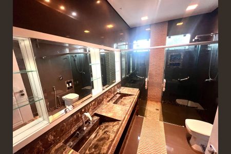 Casa para alugar com 1600m², 5 quartos e 7 vagas Casa para alugar com 1600m², 5 quartos e 7 vagasBanheiro da Suíte 5
