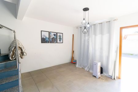Sala de casa de condomínio para alugar com 2 quartos, 50m² em Vila Nova, Porto Alegre