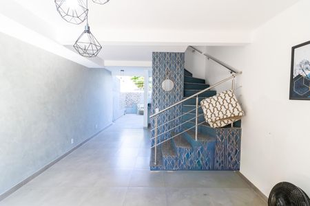 Sala de casa de condomínio para alugar com 2 quartos, 50m² em Vila Nova, Porto Alegre