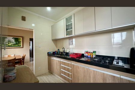 Apartamento à venda com 88m², 3 quartos e 2 vagas Apartamento à venda com 88m², 3 quartos e 2 vagasCozinha