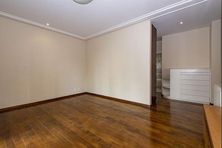 Apartamento à venda com 311m², 4 quartos e 6 vagas