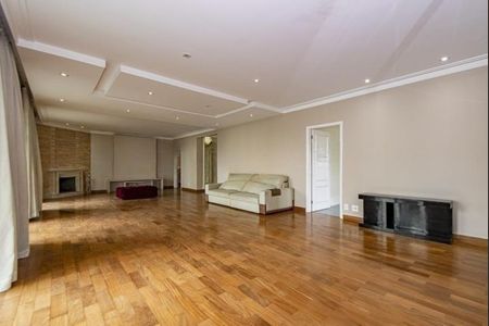 Apartamento à venda com 311m², 4 quartos e 6 vagas