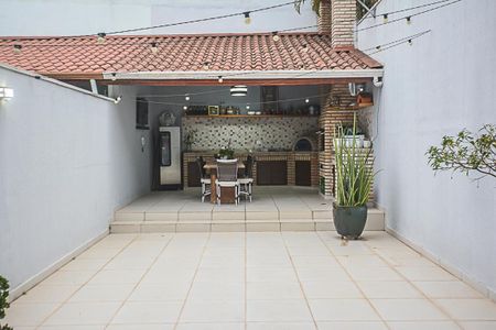 Casa para alugar com 270m², 3 quartos e 3 vagas Casa para alugar com 270m², 3 quartos e 3 vagasQuintal