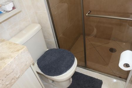 Apartamento à venda com 80m², 2 quartos e 2 vagasBanheiro da Suíte 1