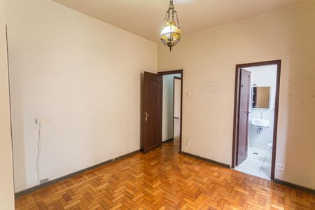Casa à venda com 300m², 6 quartos e 1 vagaSuíte