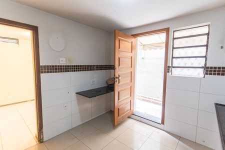 Casa à venda com 300m², 6 quartos e 1 vagaCozinha da Casa de Fundos