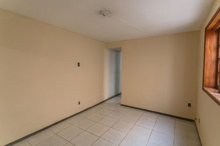 Casa à venda com 300m², 6 quartos e 1 vagaCasa de fundo
