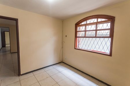 Casa à venda com 300m², 6 quartos e 1 vagaCasa ddo fundos