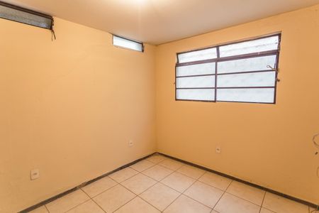 Casa à venda com 300m², 6 quartos e 1 vagaQuarto 2 da Casa de Fundos