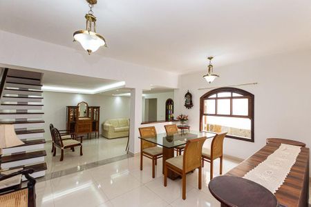 Casa à venda com 3 quartos, 193m² em São Francisco, Niterói