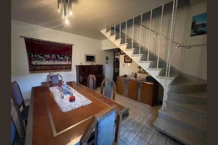Casa à venda com 4 quartos, 175m² em Jardim Aeroporto, São Paulo