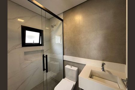 Casa de condomínio para alugar com 484m², 4 quartos e 3 vagas Casa de condomínio para alugar com 484m², 4 quartos e 3 vagasBanheiro