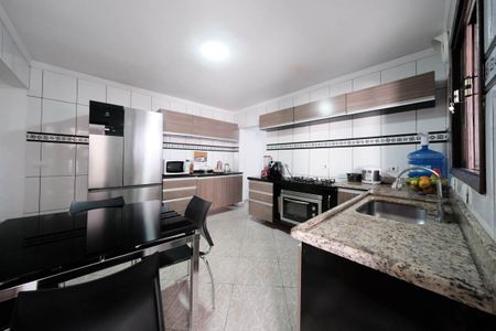 Casa à venda com 120m², 3 quartos e 2 vagasCozinha