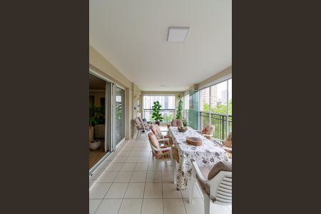 Apartamento à venda com 147m², 3 quartos e 2 vagas Apartamento à venda com 147m², 3 quartos e 2 vagasVaranda